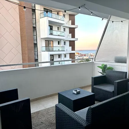 2br Seaview In Prime Location 1 Min From Sea * לרנקה