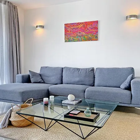 2br Seaview In Prime Location 1 Min From Sea Appartement